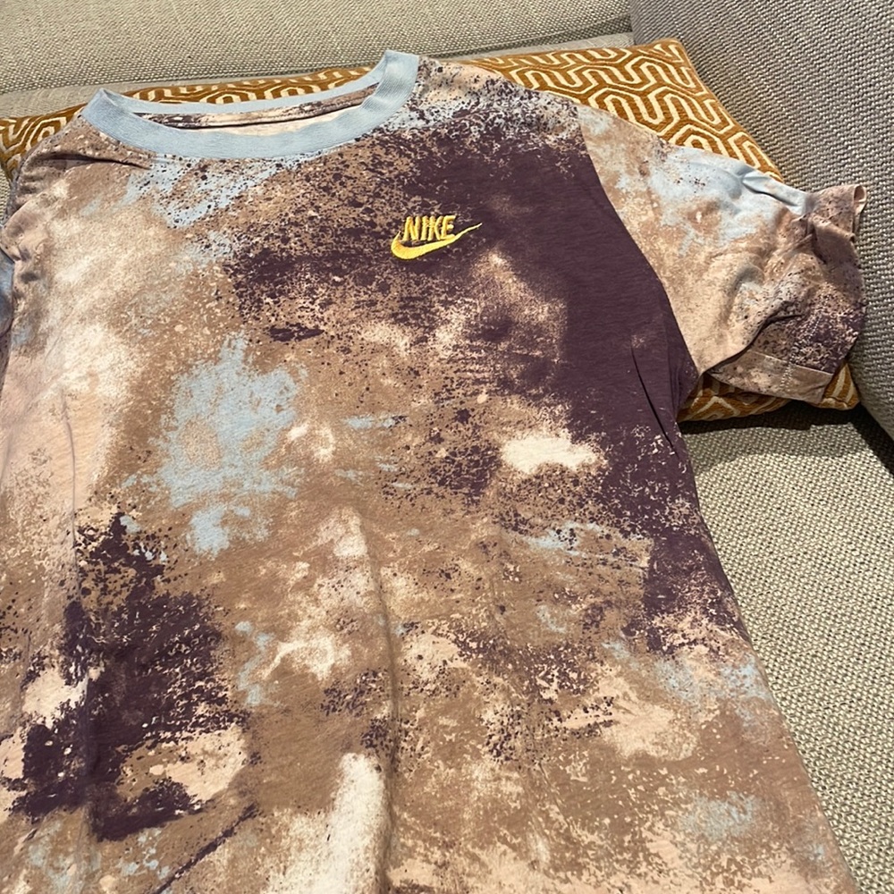 Nike tee, size XL (boys)